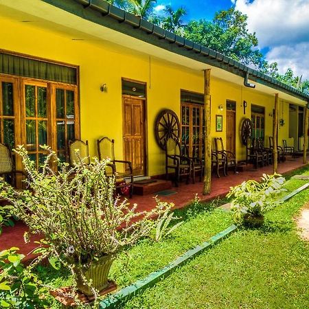 Villa Champagne Tissamaharama Exteriör bild